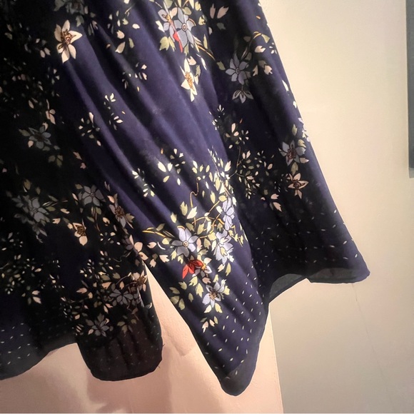 Max Studio Dark Blue Floral Blouse - Large - NWOT - Picture 3 of 8